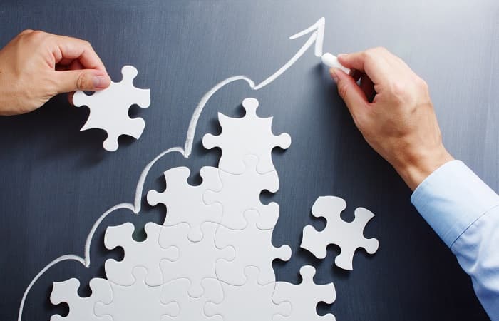 <strong>LEGAL CONSIDERATIONS ON CORPORATE RESTRUCTURING AND INSOLVENCY</strong>